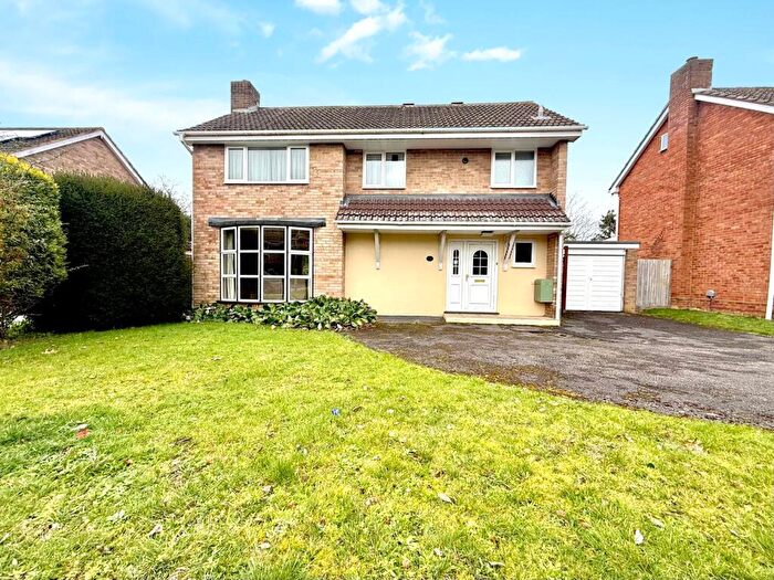 4 Bedroom Detached House For Sale In Bayfield Avenue, Frimley, Camberley, Surrey, GU16