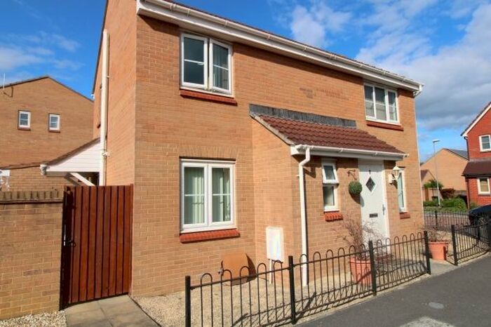 3 Bedroom Semi-Detached House To Rent In Angus Way, Bridgwater, TA6