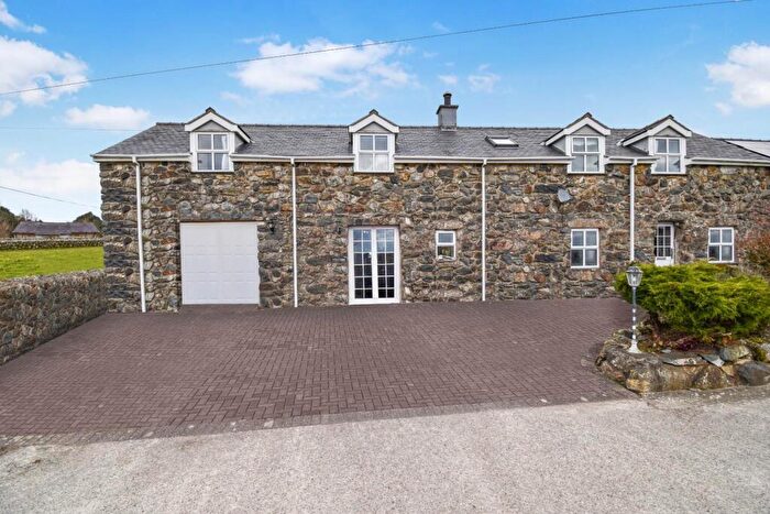4 Bedroom Semi-Detached House For Sale In Garndolbenmaen, LL51