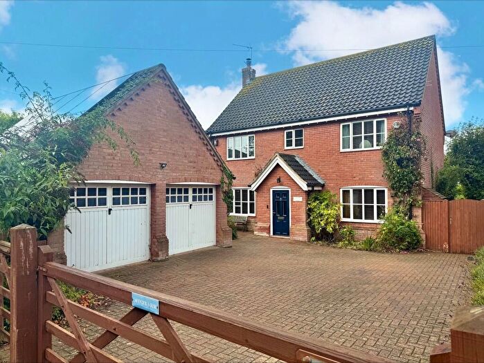 5 Bedroom Detached House For Sale In Somerton Road, Winterton-on-Sea, NR29