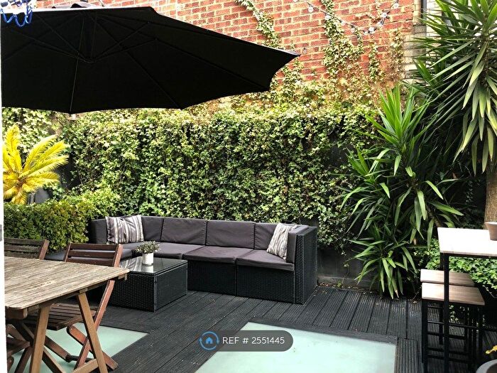 2 Bedroom Flat To Rent In Cleveland Street, London, W1T