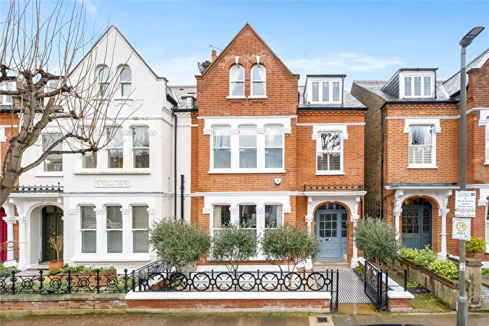 6 Bedroom Semi Detached House For Sale In Streathbourne Road, SW17