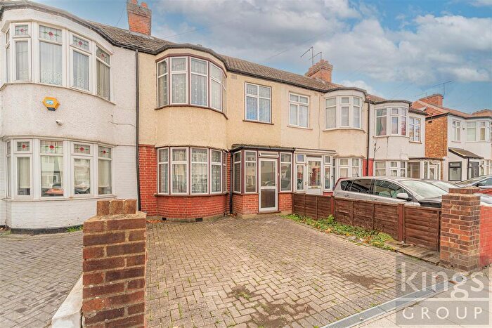 3 Bedroom Terraced House For Sale In Morley Avenue, Edmonton, N18