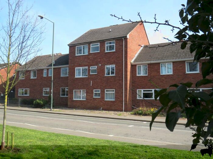 2 Bedroom Flat To Rent In Heather Close, Southam, CV47