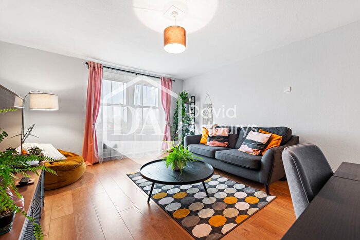 2 Bedroom Flat To Rent In Oakfield Road, Finsbury Park Stroud Green, London, N4