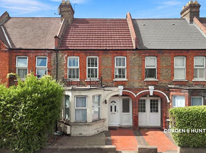 2 Bedroom Maisonette For Sale In Markhouse Road, London, E17