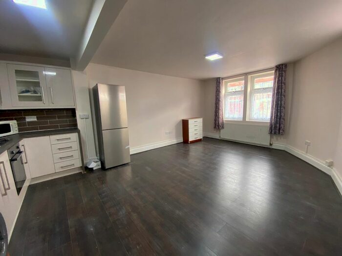 2 Bedroom Flat To Rent In Leywick Street, London, E15
