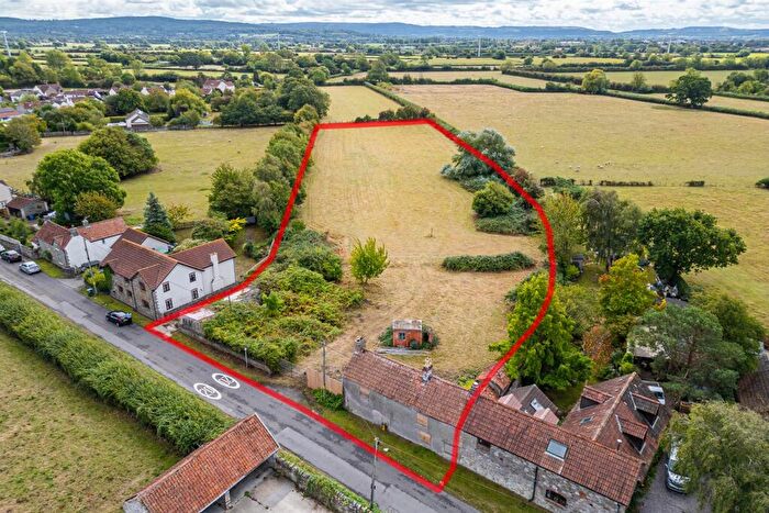 3 Bedroom Semi-Detached House For Sale In Farmhouse + . Acres | Kenn, BS21