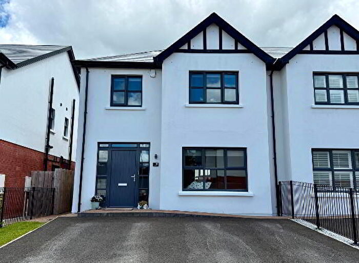 4 Bedroom Semi-Detached House For Sale In Lisowen, Derry, BT47