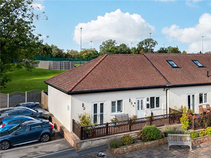2 Bedroom Bungalow For Sale In Cavendish Avenue, Harrogate, North Yorkshire, HG2