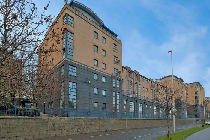 2 Bedroom Flat To Rent In Riverside Drive, The City Centre, Aberdeen, AB11