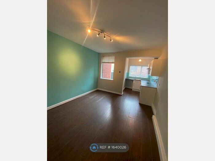 3 Bedroom Terraced House To Rent In Commercial Street, Barnsley, S70