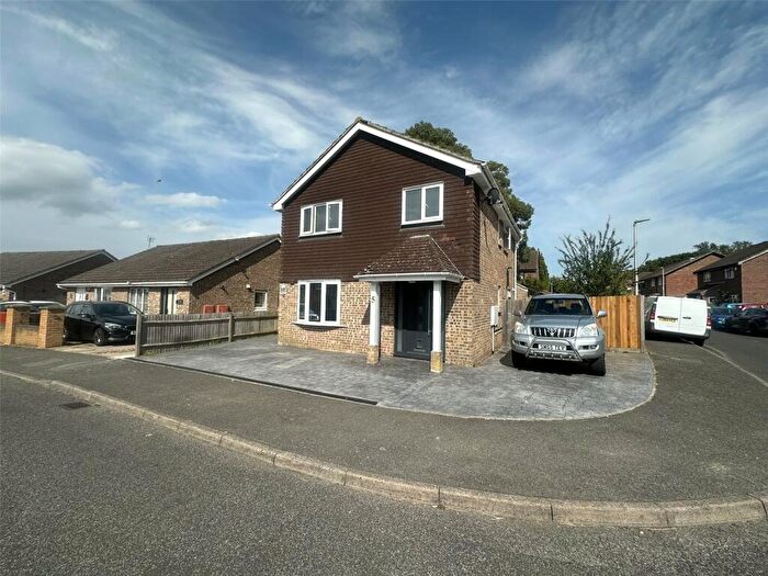 4 Bedroom Detached House For Sale In Tay Close, Lordswood, Kent, ME5