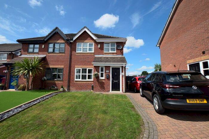 3 Bedroom Semi-Detached House To Rent In Brierwood, Tonge Fold, Bolton, BL2