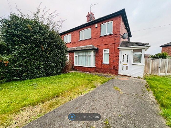 3 Bedroom Semi Detached House To Rent In Park Spring Gardens, Leeds, LS13