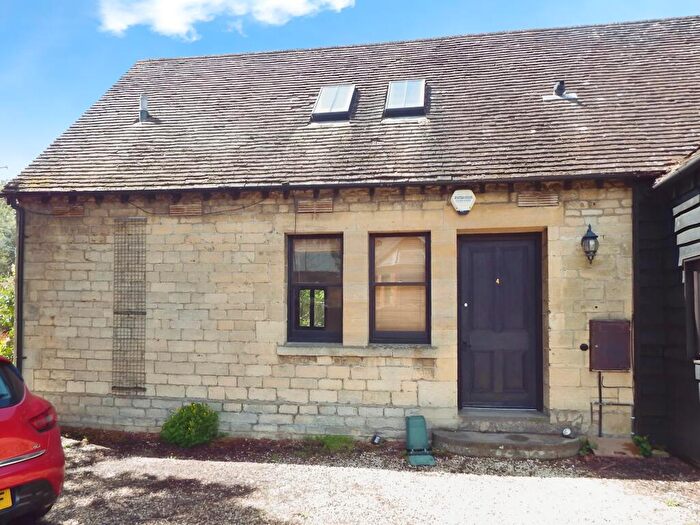 3 Bedroom Cottage To Rent In Deep Street, Prestbury, GL52