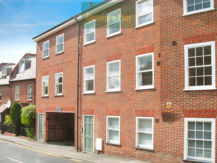 1 Bedroom Apartment To Rent In Martyr Road, Guildford, GU1