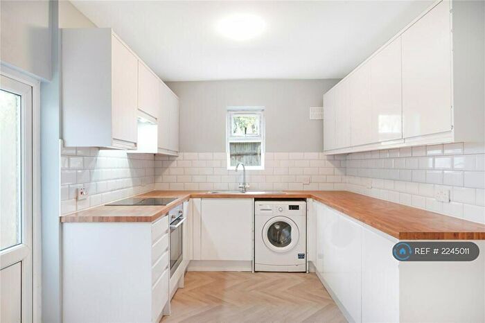 5 Bedroom Terraced House To Rent In Harcourt Road, London, SE4