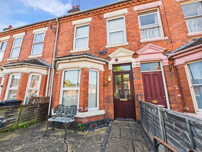 3 Bedroom Terraced House For Sale In Wylds Lane, Worcester, Worcestershire, WR5