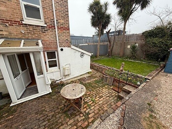 1 Bedroom Flat To Rent In St Clements Road, Bournemouth, BH1