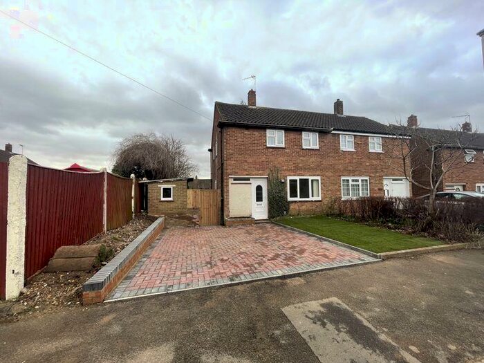 2 Bedroom Semi-Detached House To Rent In Wodecroft Road, Luton, LU3