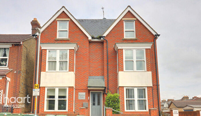 2 Bedroom Apartment To Rent In Wykeham Court, Kent, ME16