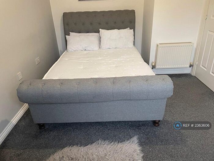 4 Bedroom Semi-Detached House To Rent In Scott Close, Stratford-Upon-Avon, CV37