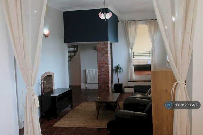 2 Bedroom Flat To Rent In Woodhouse Green, Rotherham, S66