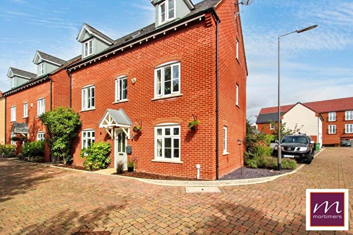 5 Bedroom Detached House For Sale In Malford Crescent, Aylesbury, HP19