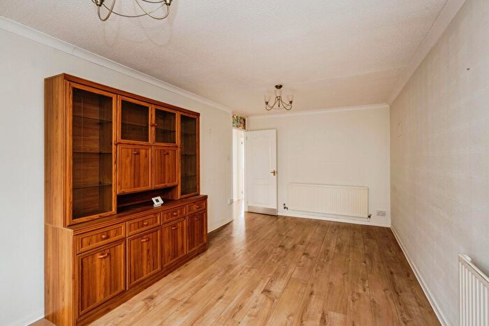 2 Bedroom Bungalow For Sale In Crud-yr-Awel, Gorseinon, Swansea, SA4