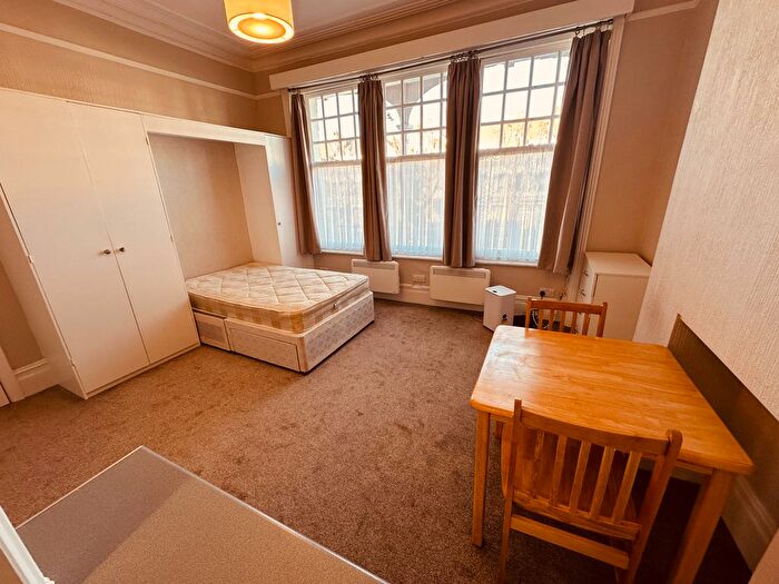 Studio To Rent In Queens Avenue, London, N10