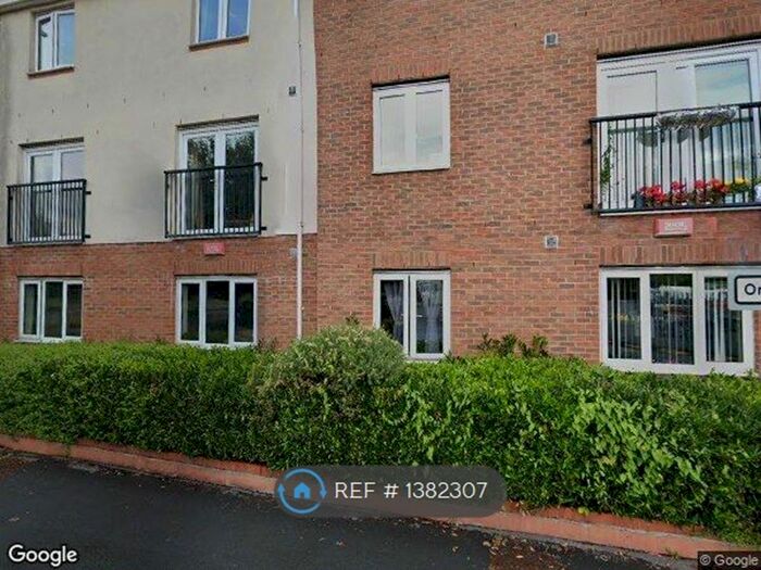 2 Bedroom Flat To Rent In Gabriel Court, Leeds, LS10