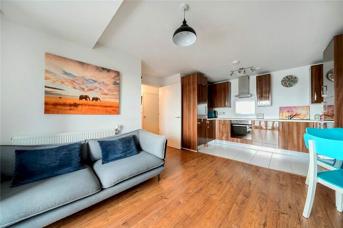 2 Bedroom Flat For Sale In Cardigan Road, London, E3