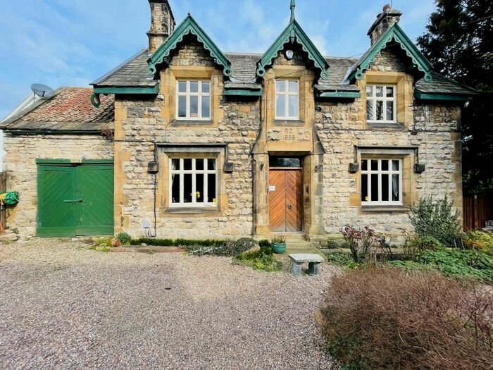 3 Bedroom Detached House For Sale In Butts Lane, Lumby, Leeds, LS25