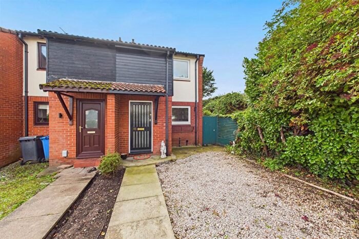2 Bedroom End Terrace House For Sale In Greenfields Avenue, Appleton, Warrington, WA4
