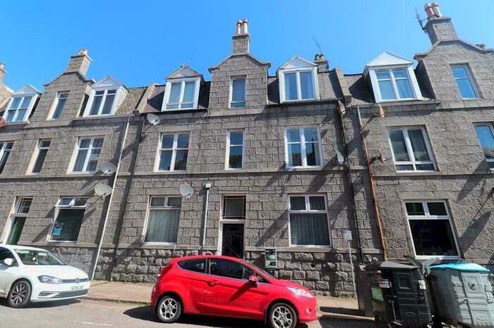 2 Bedroom Flat To Rent In Howburn Place, First Floor Left, AB11