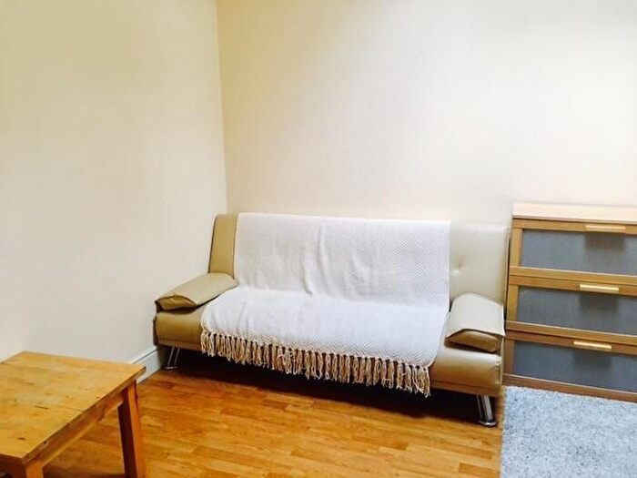 Studio To Rent In Church Road, Hayes, UB3