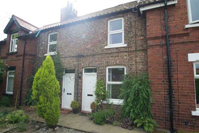 2 Bedroom Cottage To Rent In Main Street, Colton, LS24
