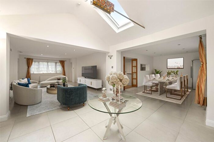 5 Bedroom Detached House To Rent In Earleswood, Cobham, Surrey, KT11