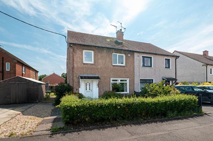 3 Bedroom Semi-Detached House For Sale In Loanfoot Road, Uphall, EH52