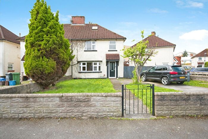 3 Bedroom Detached House For Sale In West Close, Cardiff, CF10