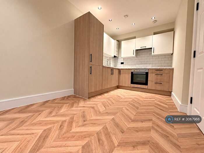 3 Bedroom Flat To Rent In Brigstock Road, Thornton Heath, CR7
