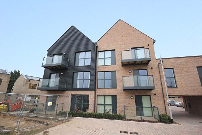 2 Bedroom Flat To Rent In Vicarage Way, Trumpington, Cambridge, CB2