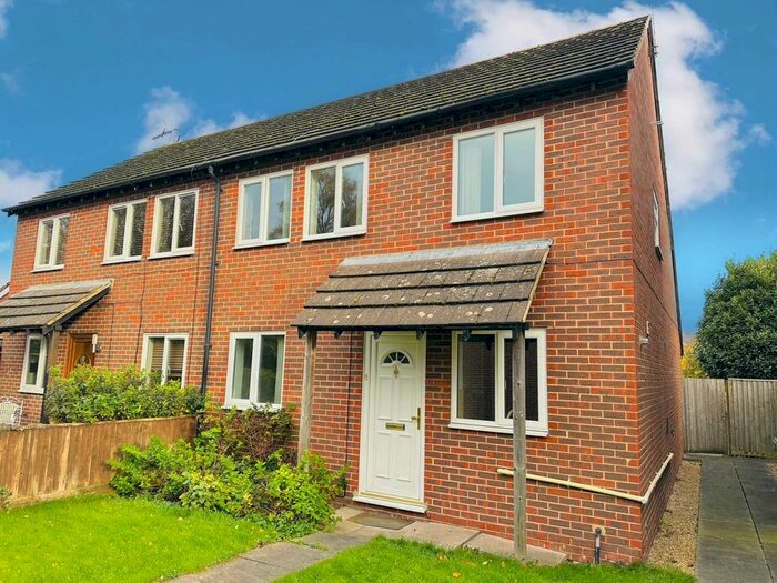 3 Bedroom Semi-Detached House To Rent In Sovereign Close, Didcot, OX11