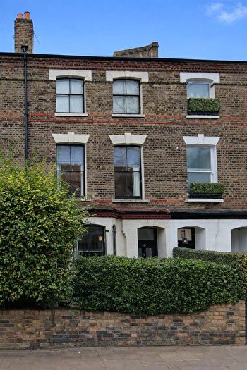 Studio To Rent In Mayton Street, London, N7