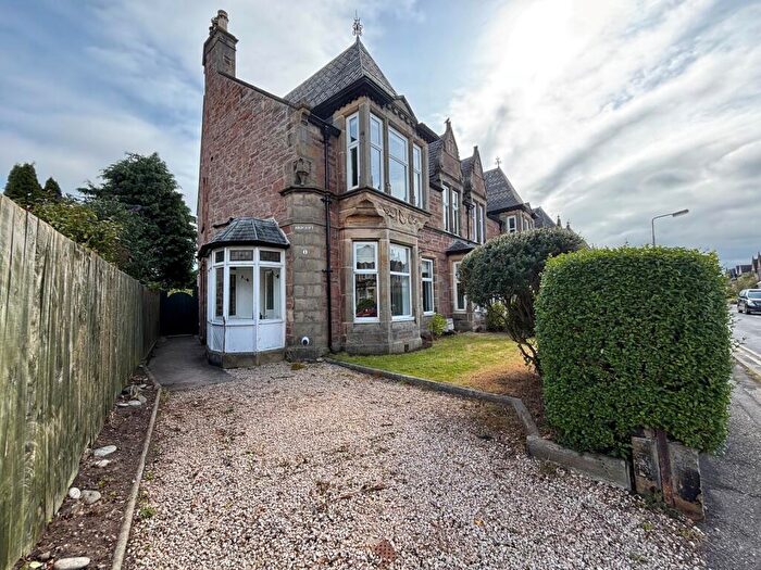 4 Bedroom Semi-Detached House To Rent In Beaufort Road, Crown, Inverness., IV2