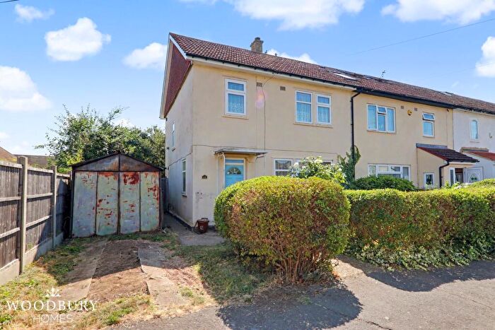 3 Bedroom End Of Terrace House For Sale In Grosvenor Drive, Loughton, IG10