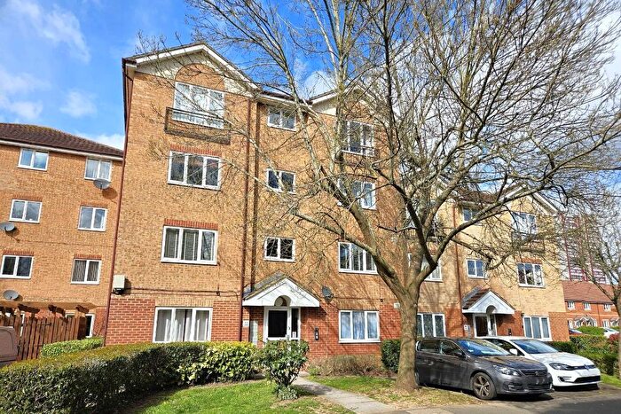 1 Bedroom Flat For Sale In Varsity Drive, Twickenham, Garden Flat, TW1