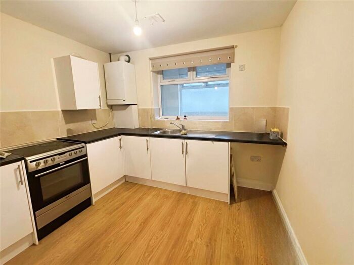 1 Bedroom Flat To Rent In Canterbury Street, Gillingham, Kent, ME7