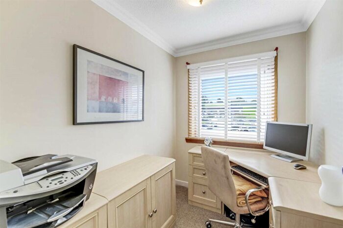 3 Bedroom Detached House For Sale In Inverewe Drive, Deaconsbank, Glasgow, Glasgow City, G46